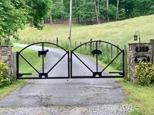 209 Maple Valley Dr, Big Canoe, GA 30143-5292