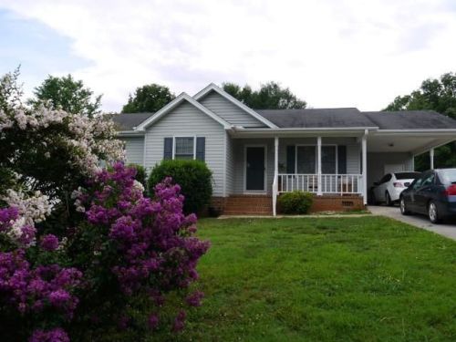 210 Maple Dr, Anderson, SC 29621-3017