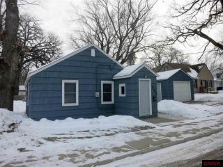 1209 Woodland Ave, Mankato, MN 56001-1741
