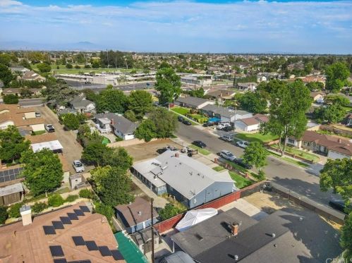 3223 Stonybrook Dr, Anaheim CA  92804-3023 exterior