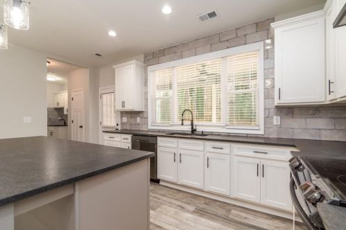 3940 Woodland Cir, Conyers GA  30013-3057 exterior
