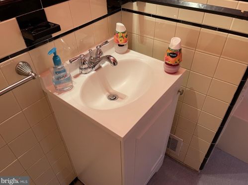 233 University Blvd, Silver Spring MD 20901-1944 exterior