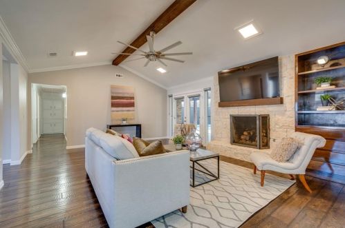 3817 Westminster Dr, Carrollton TX 75007-2465 exterior