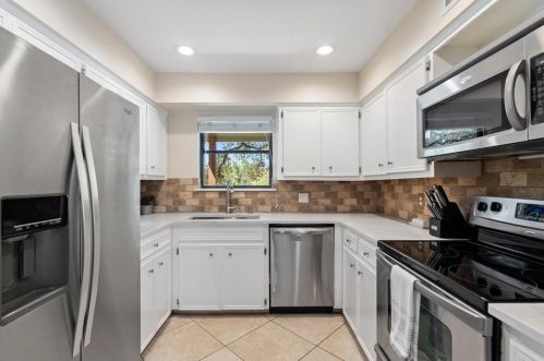 15100 Flamingo Dr, Austin TX  78734-4706 exterior