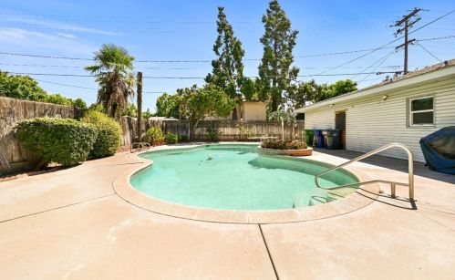 1432 Marshall St, Turlock CA 95380-4133 exterior