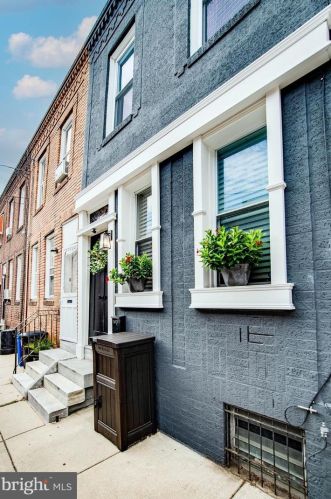 2012 Darien St, Philadelphia, PA 19122-1306