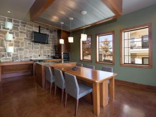 5960 Travertine Ln, Fort Worth TX  76137-7084 exterior