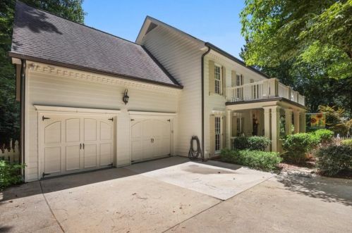 5829 Kimberly Beth Pl, Buford, GA 30518-5677