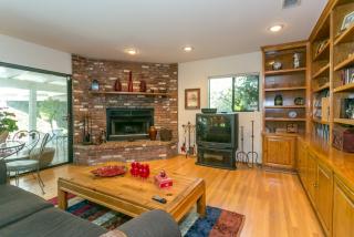4921 Valjean Ave, Van Nuys CA  91436-1335 exterior