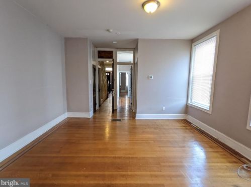 887 23rd St, Philadelphia, PA 19130-1951