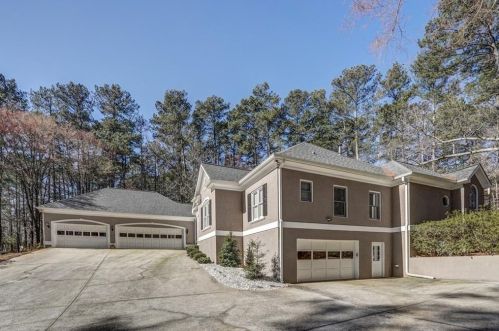 2760 Bethany Church Rd, Lithonia, GA 30039-6104