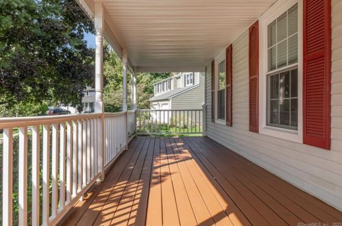 85 Hintz Dr, Wallingford, CT 06492-2001