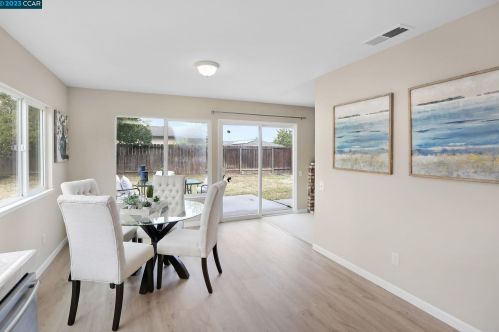 768 Yosemite Dr, Livermore, CA 94551-6033