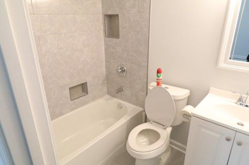 813 Mercury Dr, Atlanta GA  30331-0033 exterior