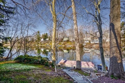 53 Lake Trl, Morristown, NJ 07960-6751