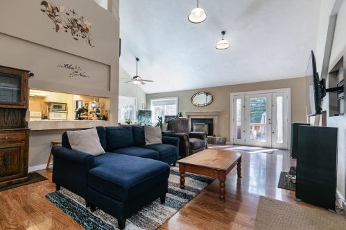 11897 Rainbow Dr, Truckee CA  96161-2761 exterior