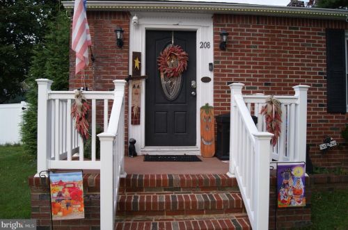 208 Dearborn Ave, Trenton, NJ 08638-2814