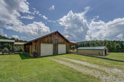 386 Barnetts Bridge Rd, Jackson, GA 30233-3727