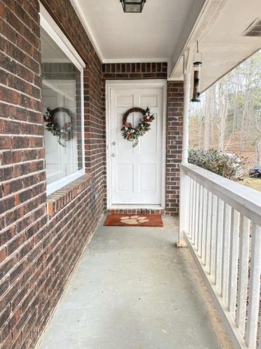 118 Mitchell St, Holly Springs, GA 30114-8535
