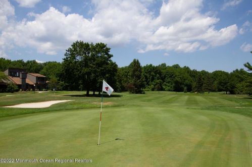 43 Lexington Ct, Tinton Falls NJ 07701-5471 exterior