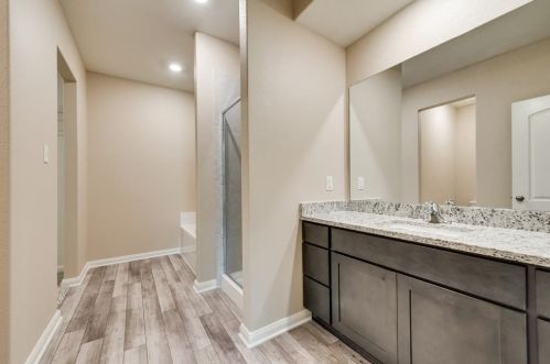 304 Lowery Oaks Trl, Fort Worth TX  76120-1722 exterior