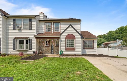 332 Stonehouse Ln, Harrison Township, NJ 08062-2208