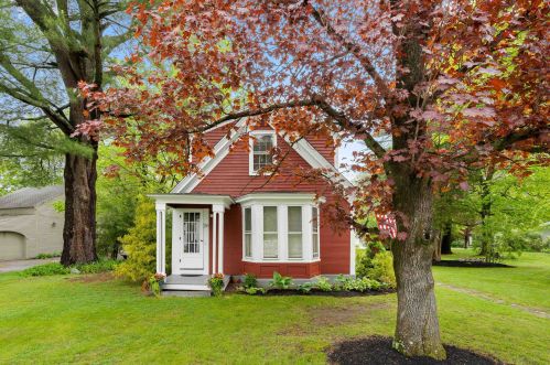 26 Middle St, Amherst, NH 03031-2915