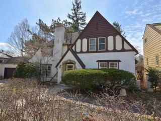 2115 52nd St, Minneapolis, MN 55419-1009