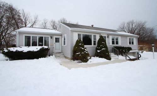 10 Lowell Ave, Dover, NH 03820-2708