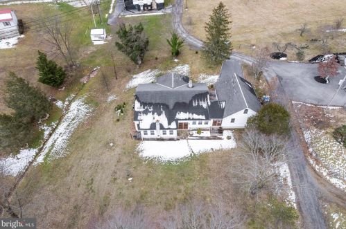 48 Calvin Unger Ln, Berkeley Springs WV 25411-5181 exterior