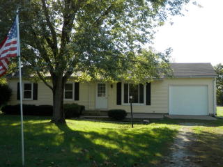 12 Chicago St, Alvin, IL 61811-3151