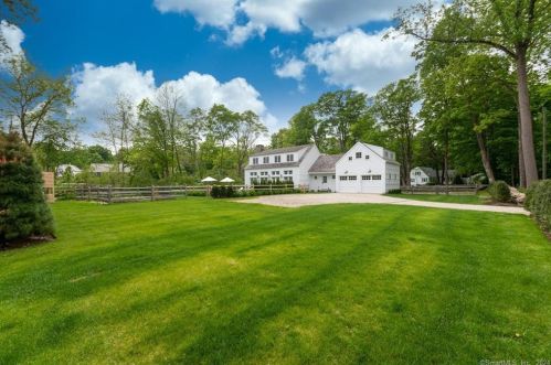 3 Old Kings Hwy, Norwalk CT  06850-1128 exterior