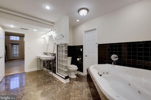 13908 Gate Dr, Silver Spring MD 20906-2208 exterior