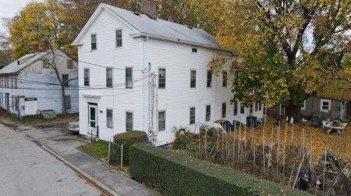 38 Exchange St, Warwick, RI 02818-3904