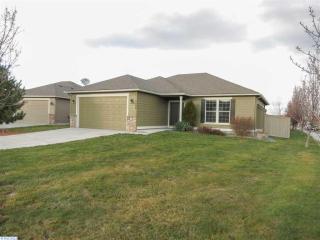 1506 Jefferson St, Kennewick, WA 99338-2185