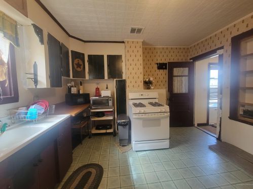 45 Brimmer St, Brewer, ME 04412-2135