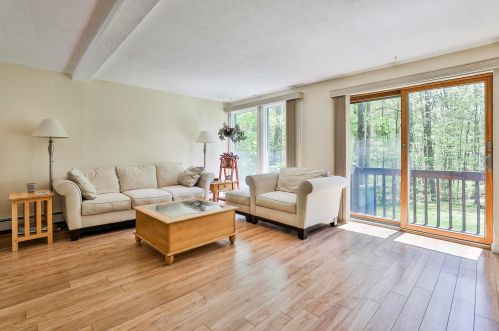 15 Sunbeam Pl, Goffstown, NH 03045-2927
