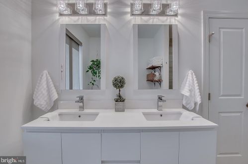 1604 Bodine St, Philadelphia PA 19122-0030 exterior