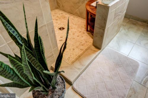 241 Cherry St, Lancaster PA  17602-2725 exterior