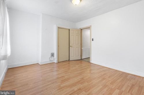 2404 9 St, Philadelphia PA 19133-0016 exterior