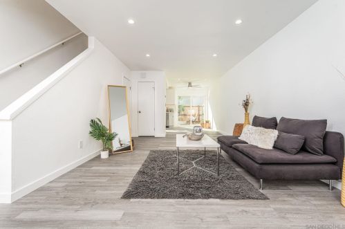 4235 Tiberon Dr, Oceanside, CA 92056-4720