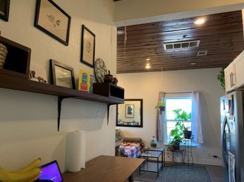 6311 Felix Ave, Austin TX  78741-2402 exterior