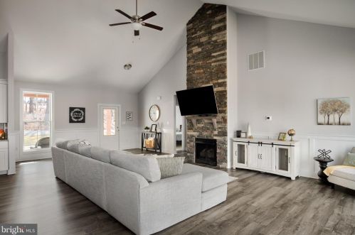 258 Speaks Ln, Harpers Ferry WV  25425 exterior