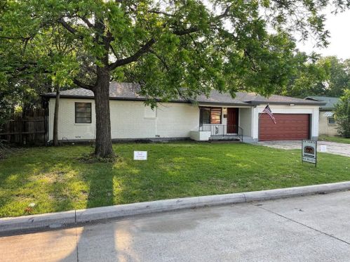 3800 Knox St, Fort Worth TX  76119-4819 exterior