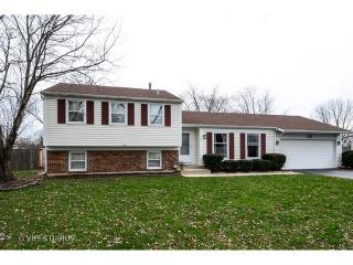 348 Ripley Ct, Naperville, IL 60565-2250