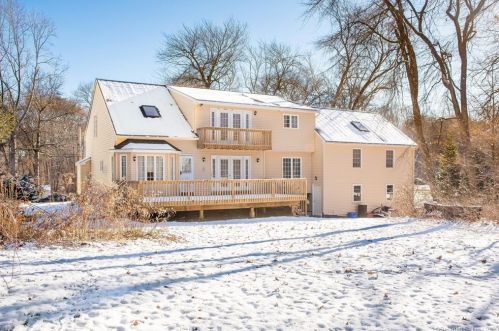 46 Stony Brook Dr, Upper Stepney, CT 06468-2417