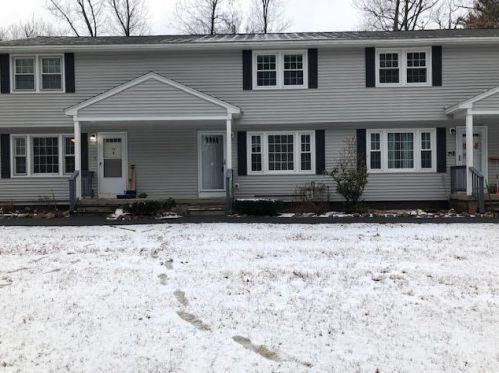 12 Holly Ln, Londonderry, NH 03053-3715