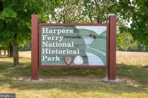 201 Pointfield Dr, Harpers Ferry WV 25425-5173 exterior