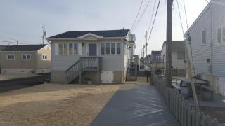 123 Shell Way, Lavallette NJ  08735-1746 exterior