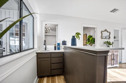 1118 Wiltshire Dr, Carrollton TX 75007-4810 exterior